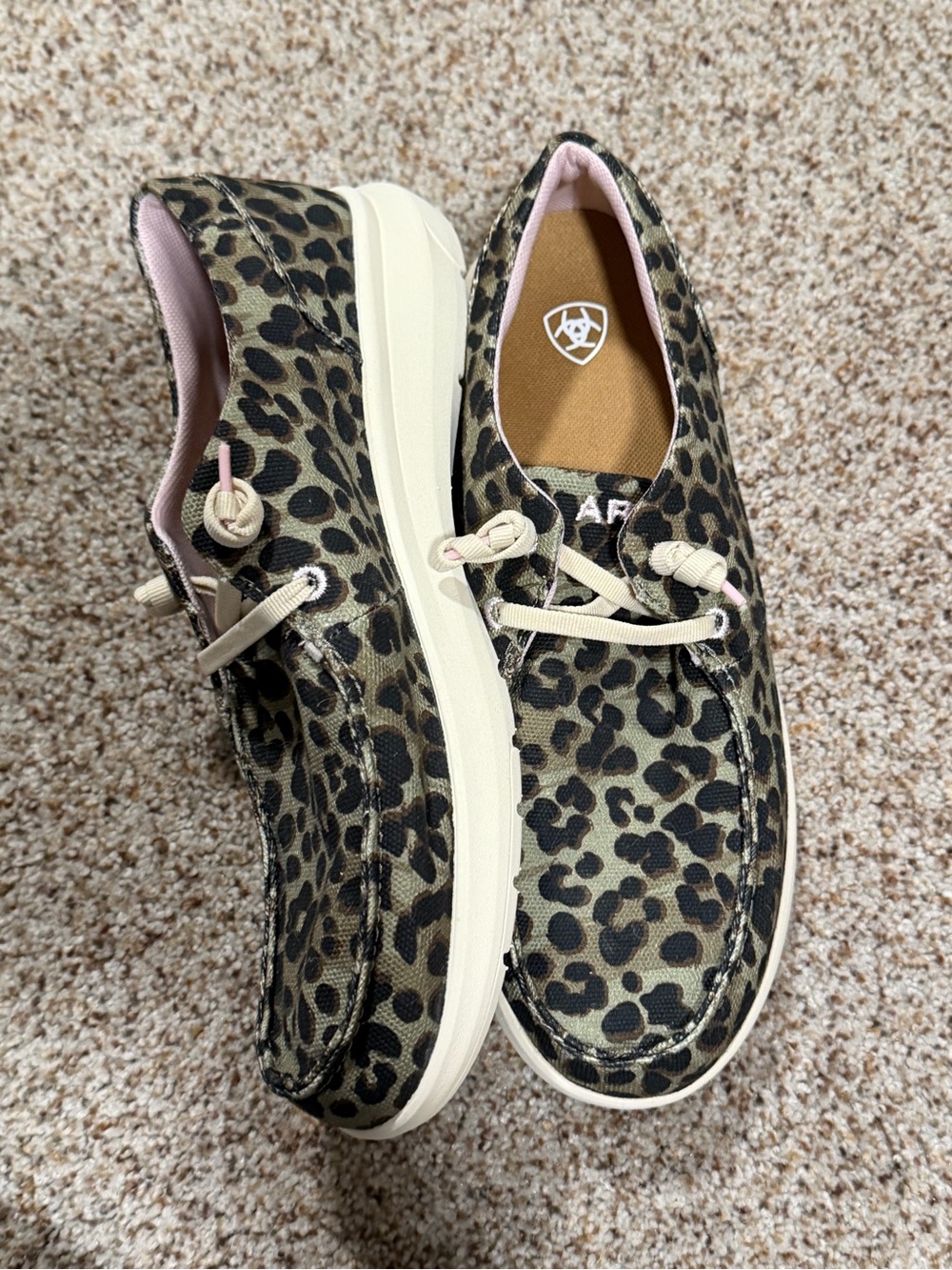Ariat Leopard Print Hilo Lace-Up Sneaker in olive leopard print 9b - Picture 10 of 14